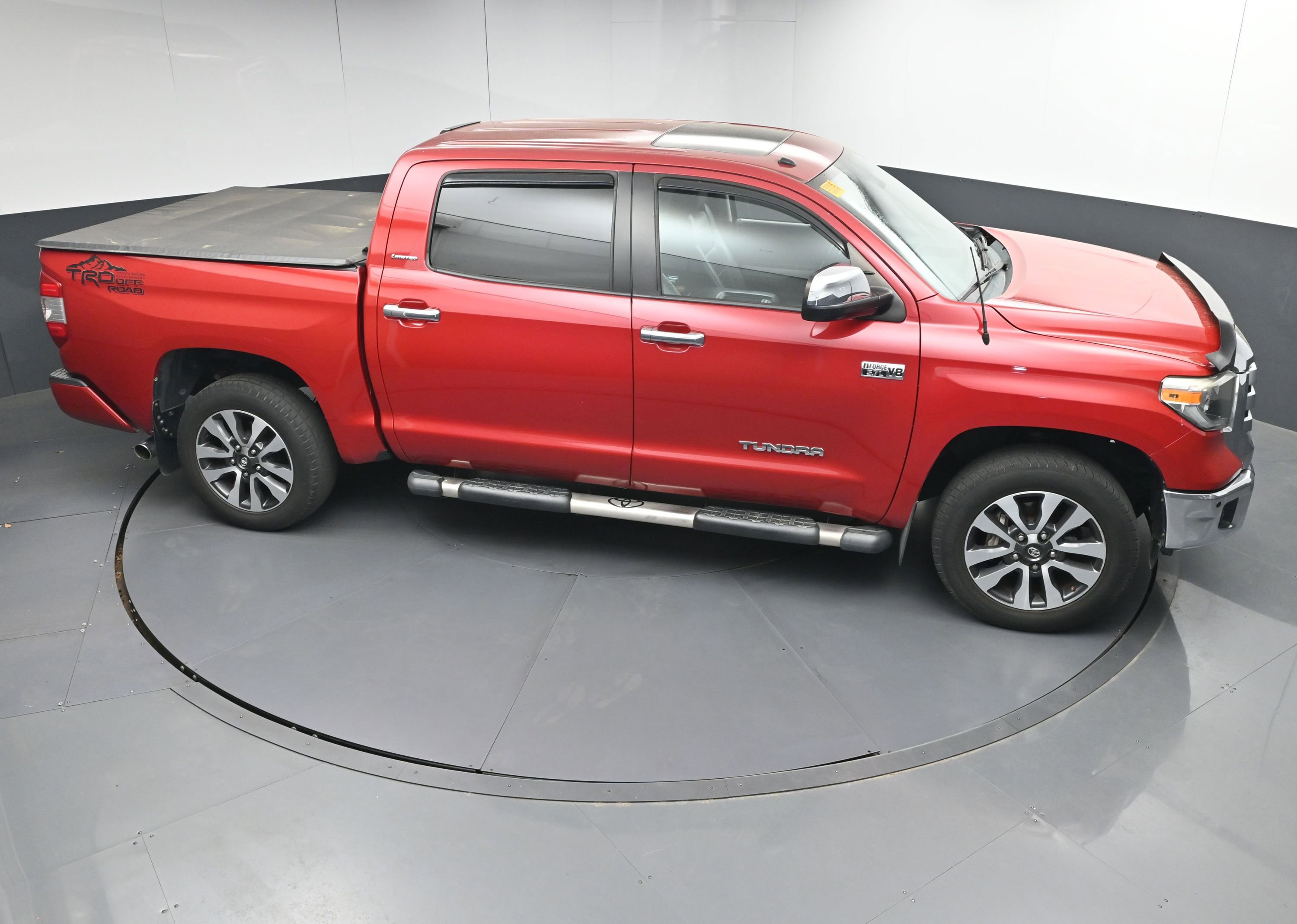 Used 2018 Toyota Tundra Limited w/ Limited Premium Package AWD/4WD image 36