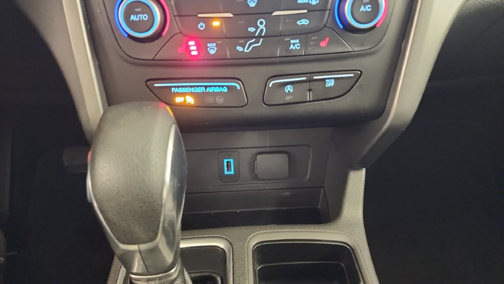 Used 2018 Ford Escape SE w/ Ford Safe & Smart Package AWD/4WD image 16