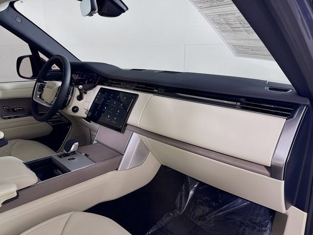 Certified 2025 Land Rover Range Rover Long Wheelbase SE image 31