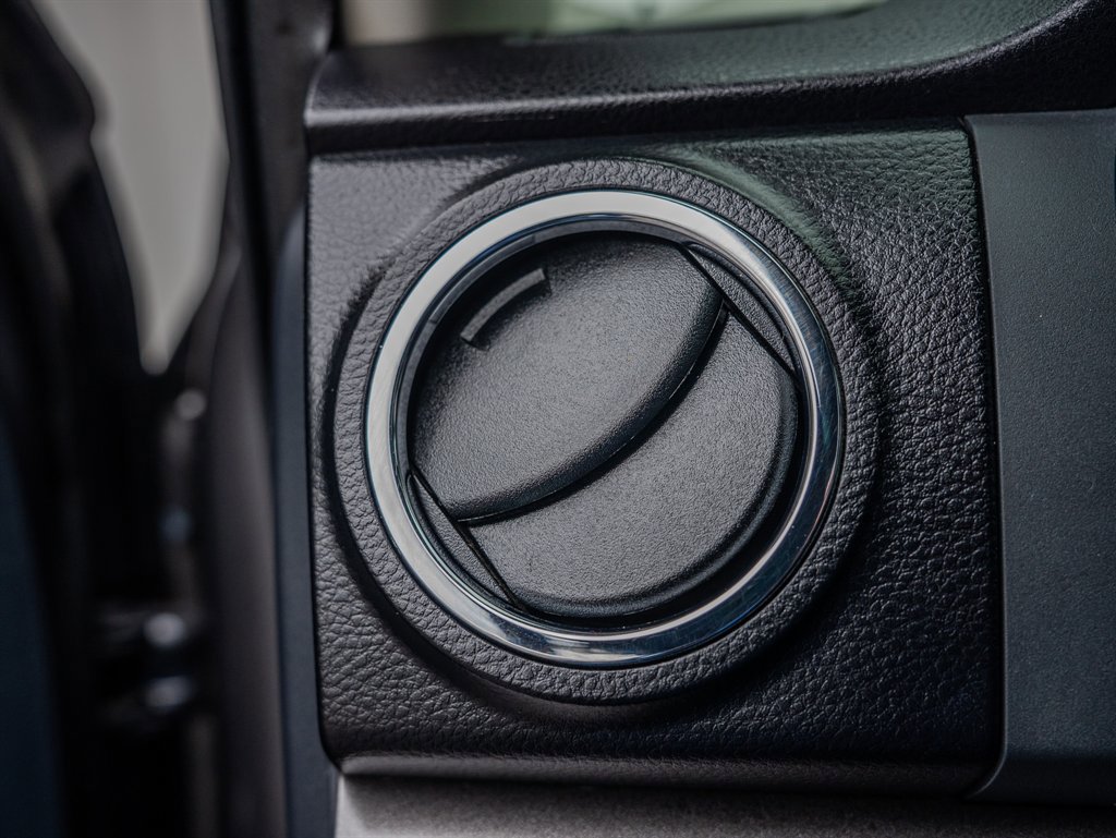 Used 2018 Toyota Tundra SR5 w/ SR5 Upgrade Package image 19