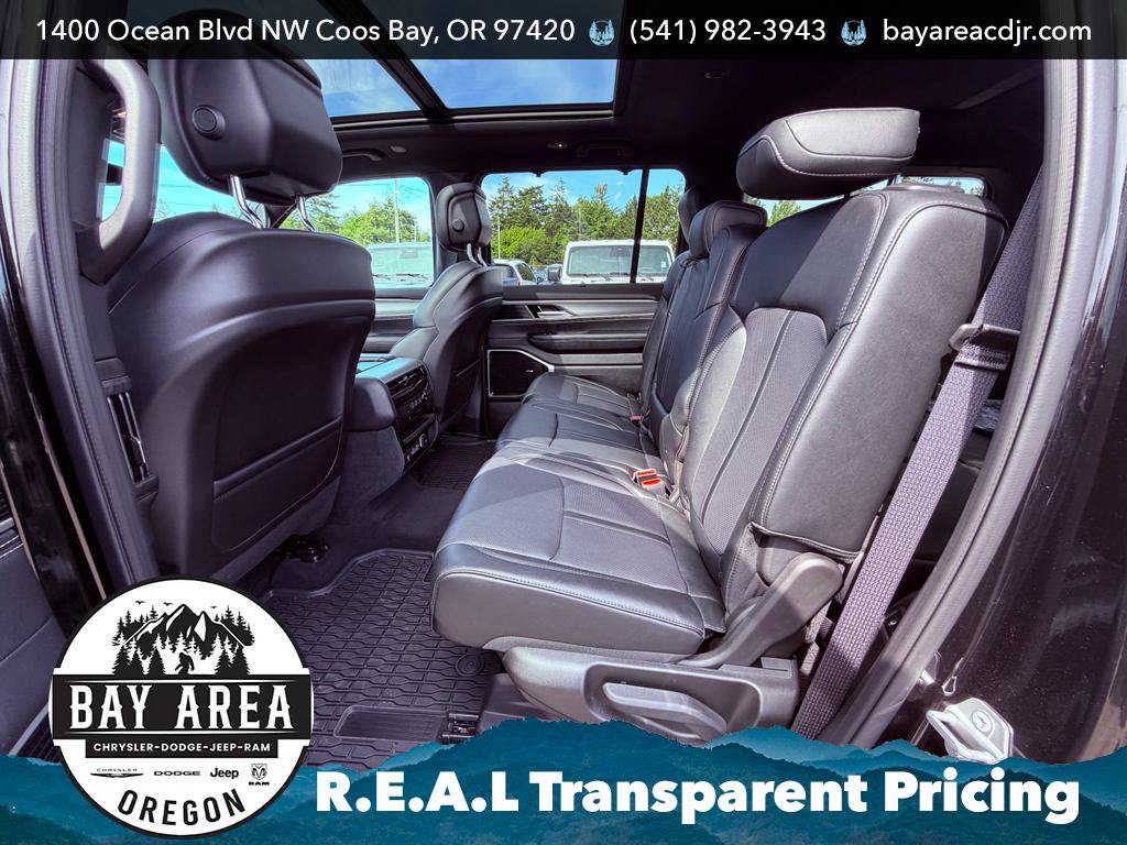Used 2025 Jeep Wagoneer Series III w/ Premium Group I AWD/4WD image 17