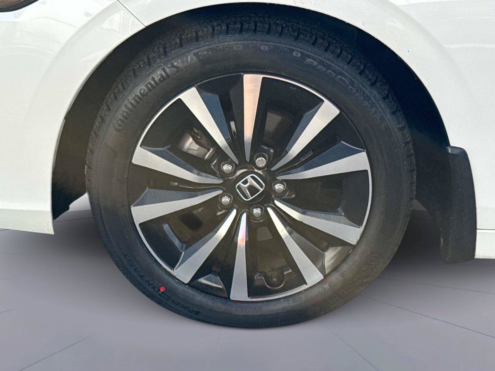 Certified 2024 Honda Civic EX-L image 11