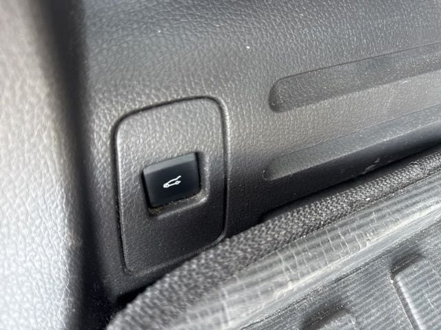 Used 2013 Lincoln MKX AWD image 24