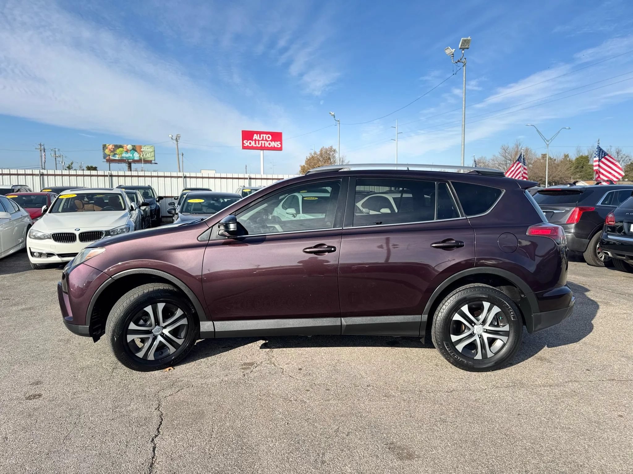 Used 2017 Toyota RAV4 LE FWD image 6