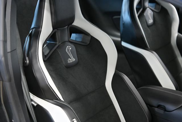 Used 2020 Ford Mustang Shelby GT500 w/ Carbon Fibre Track Pack image 33