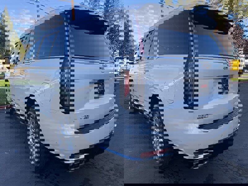 Used 2021 Cadillac Escalade ESV Premium Luxury w/ Driver Assist Tech Package image 9