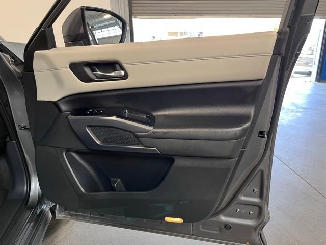 Used 2022 Nissan Pathfinder SL w/ SL Premium Package image 12