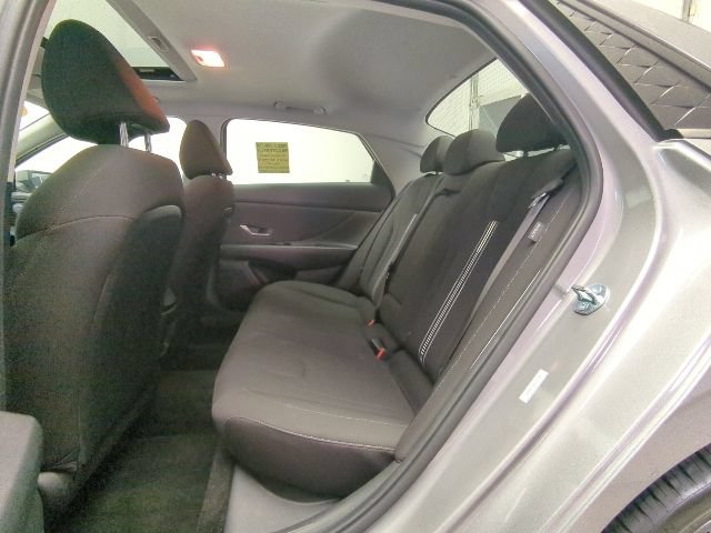 Used 2025 Hyundai Elantra SEL FWD image 28