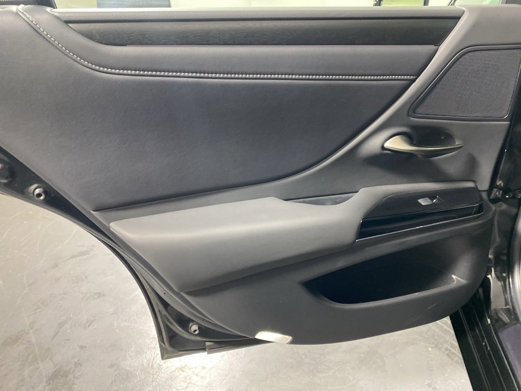 Certified 2023 Lexus ES 300h w/ Premium Package image 26