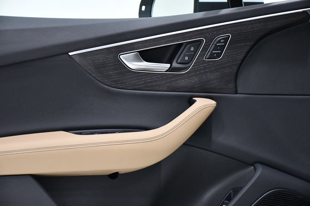 Used 2025 Audi Q7 3.0T Premium Plus image 17