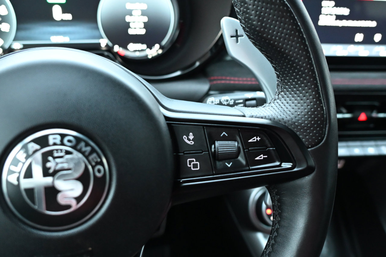 Used 2024 Alfa Romeo Tonale Veloce w/ Active Assist Package image 16