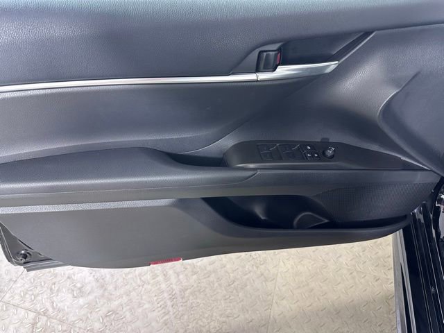 Used 2024 Toyota Camry SE image 14