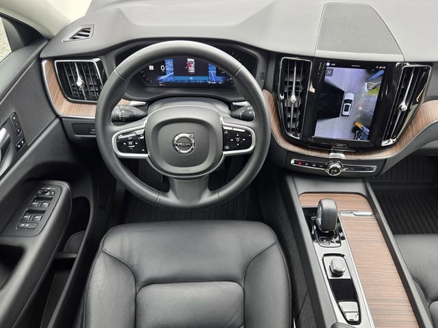Certified 2023 Volvo XC60 B5 Plus w/ Climate Package image 16