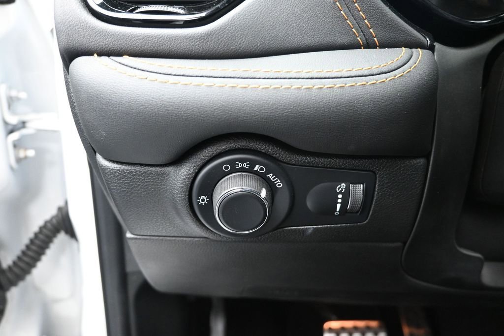 Used 2023 Dodge Durango R/T RWD image 12