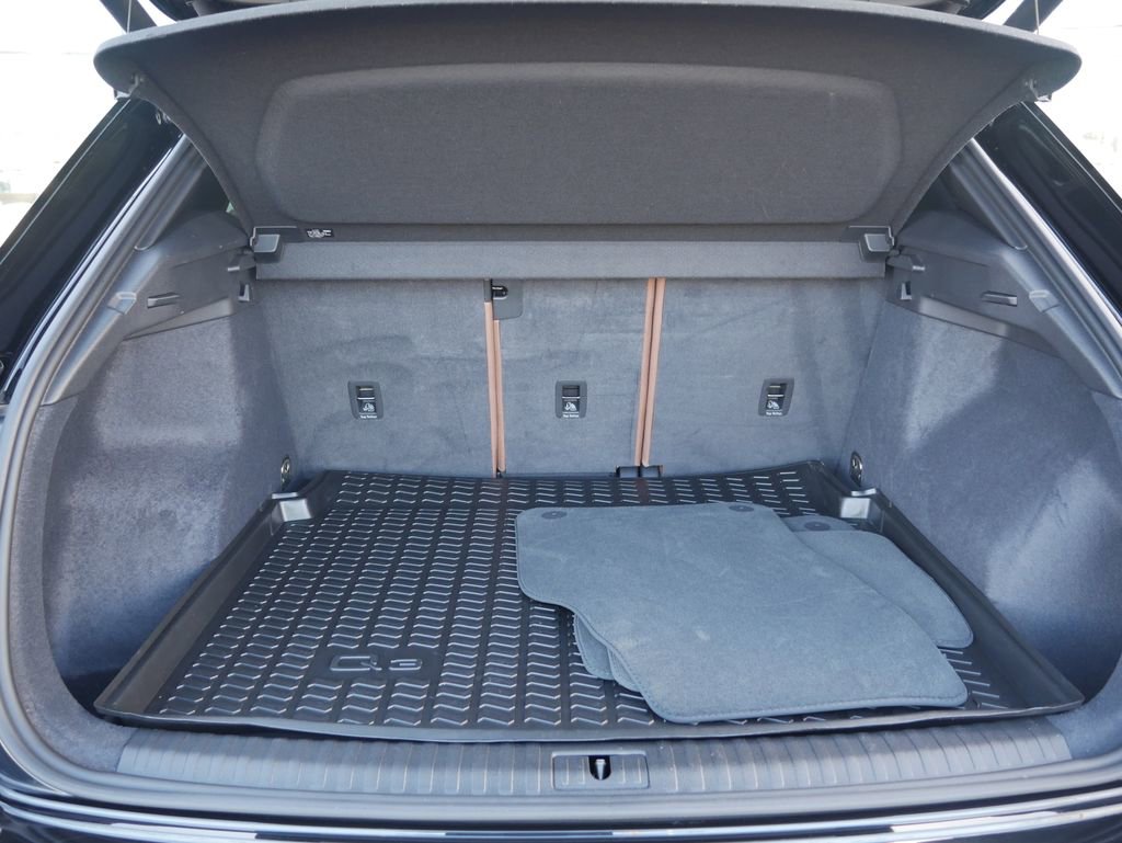 Used 2023 Audi Q3 2.0T Premium w/ Convenience Package image 25