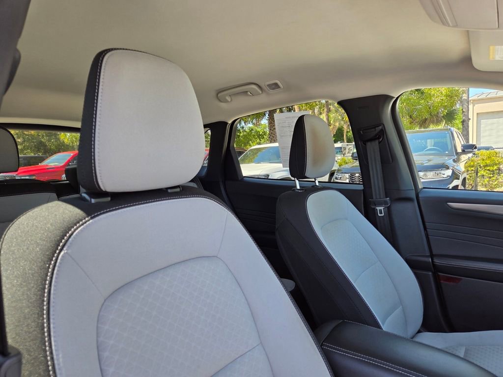 Used 2024 Ford Escape Active image 11