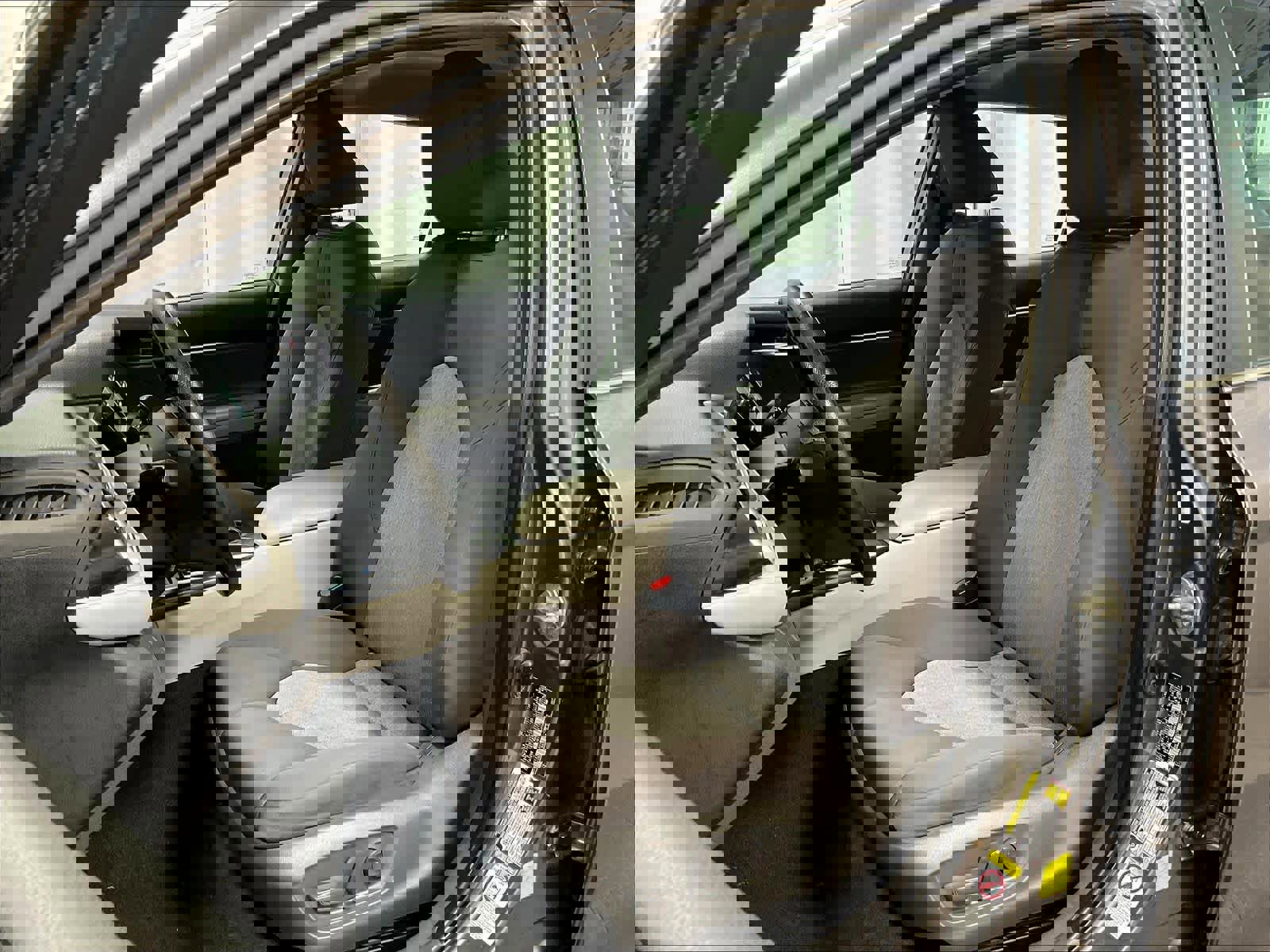 Used 2018 Toyota Camry LE image 10