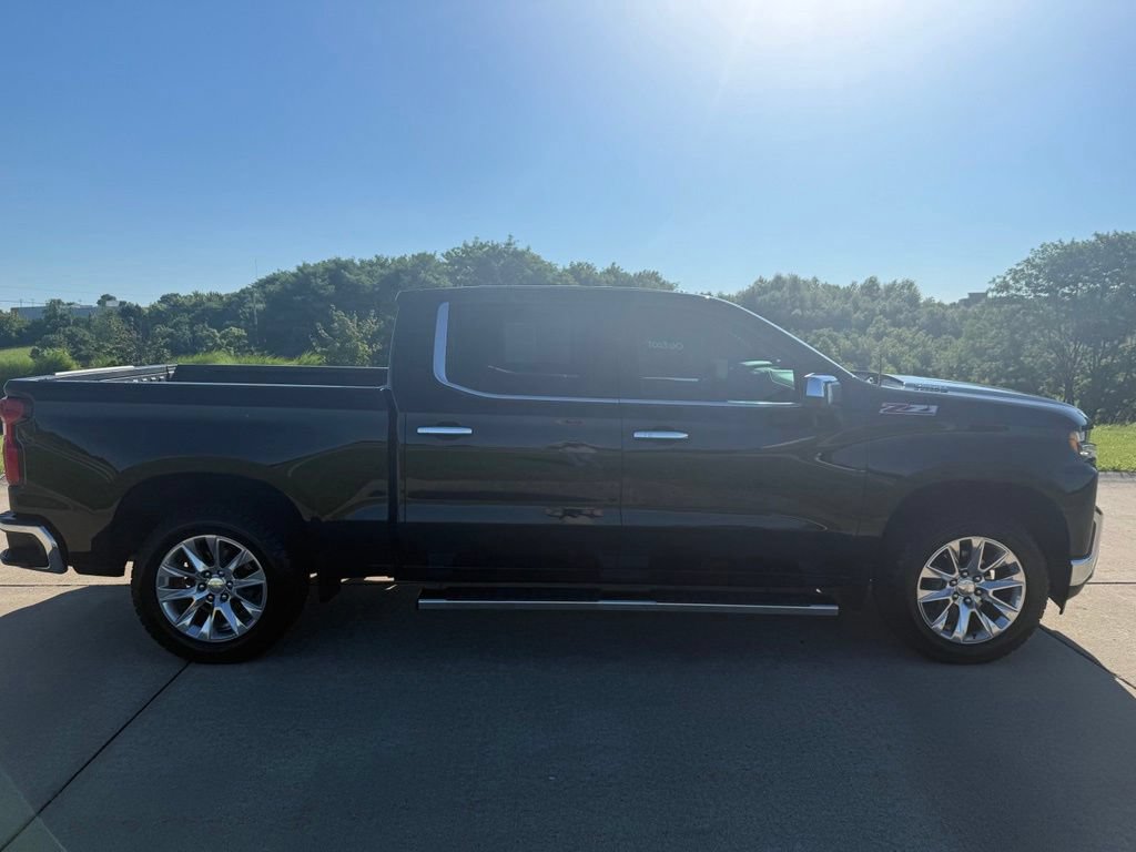 Used 2022 Chevrolet Silverado 1500 LTZ w/ LTZ Premium Package AWD/4WD image 2