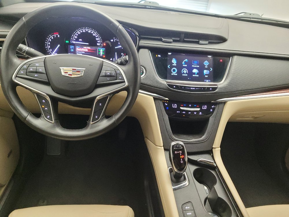 Used 2017 Cadillac XT5 Premium Luxury w/ LPO, Wheel Lock Package AWD/4WD image 22