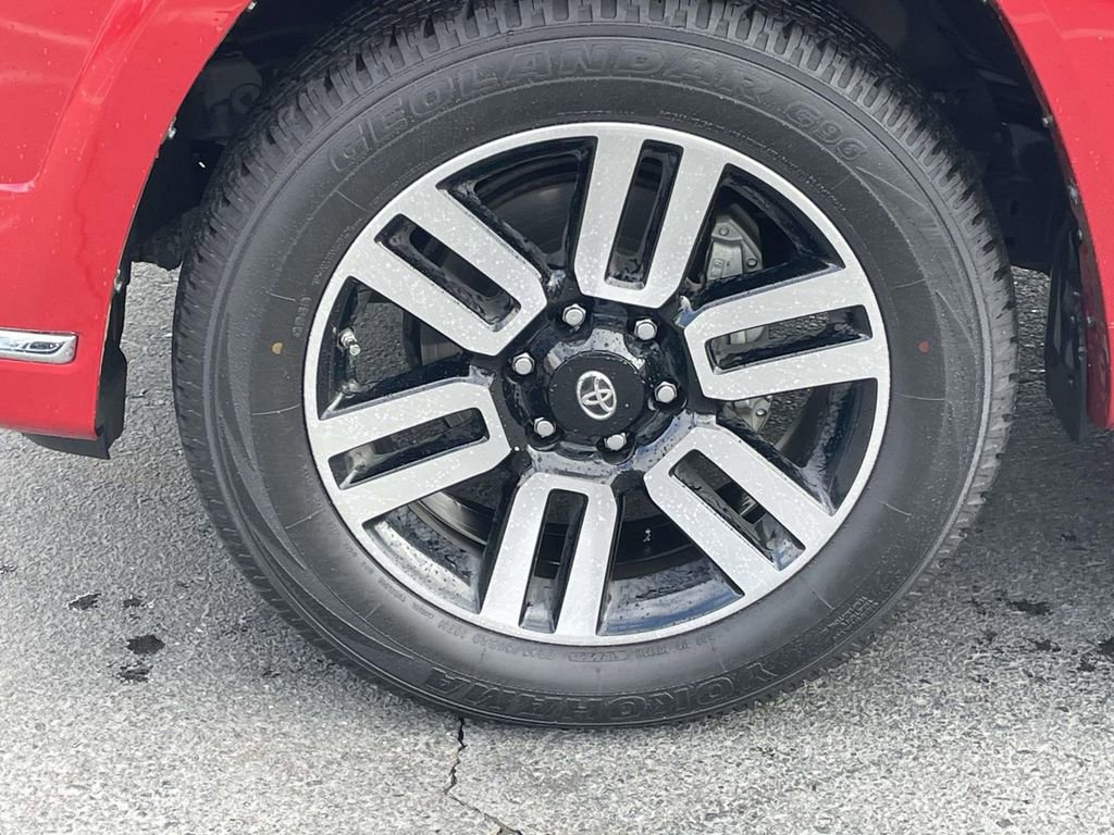 Used 2021 Toyota 4Runner Limited image 21