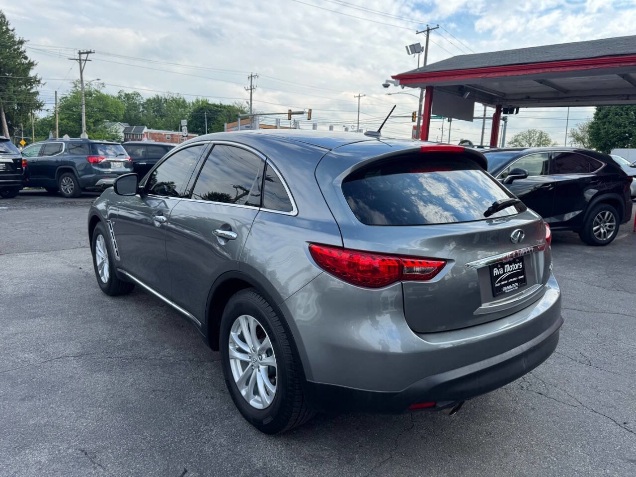Used 2017 INFINITI QX70 2WD image 4