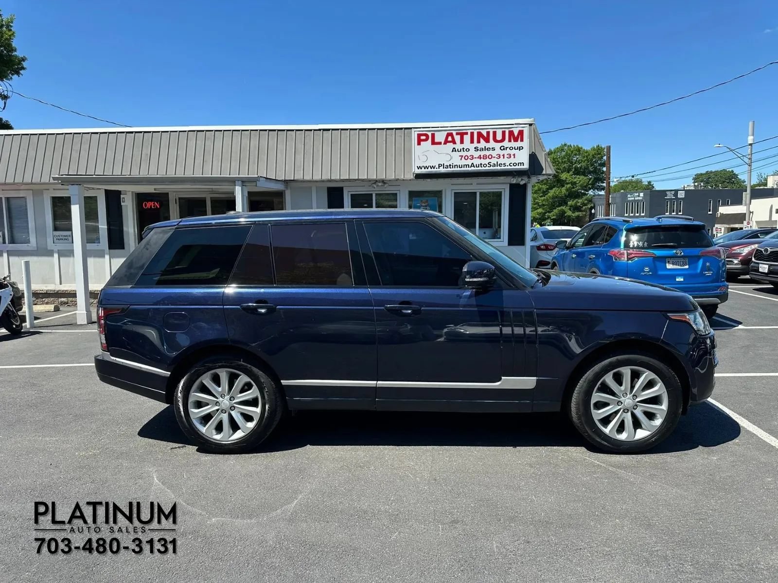 Used 2015 Land Rover Range Rover HSE AWD/4WD image 2