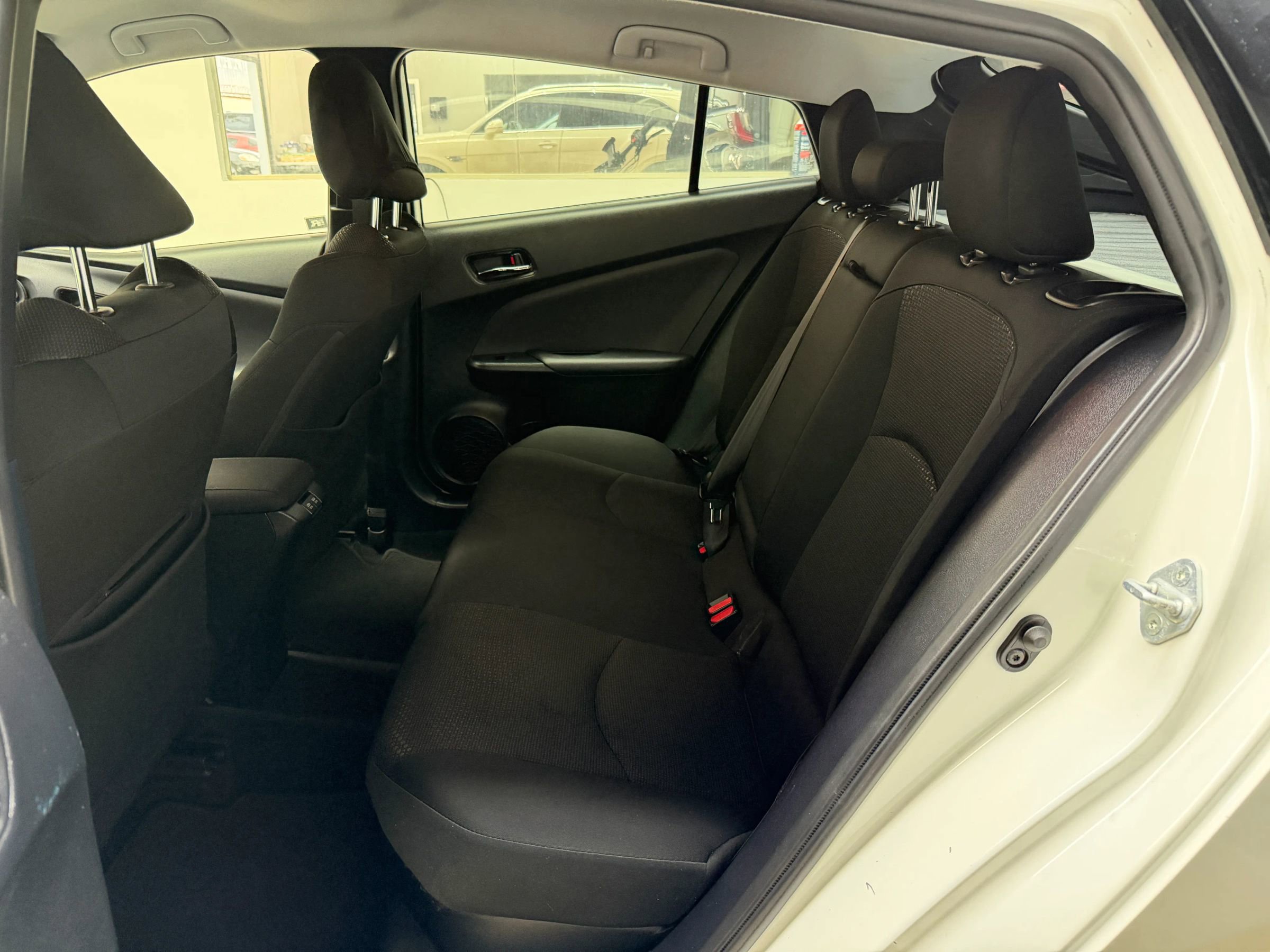 Used 2019 Toyota Prius LE image 15