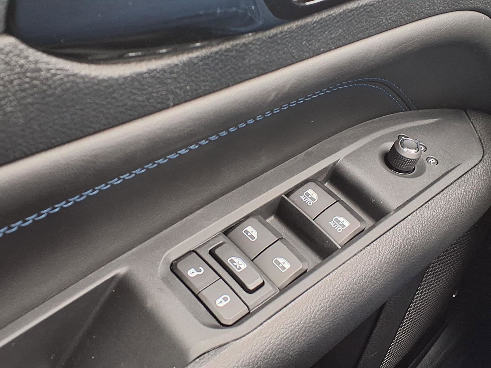 New 2026 Jeep Compass Latitude image 14