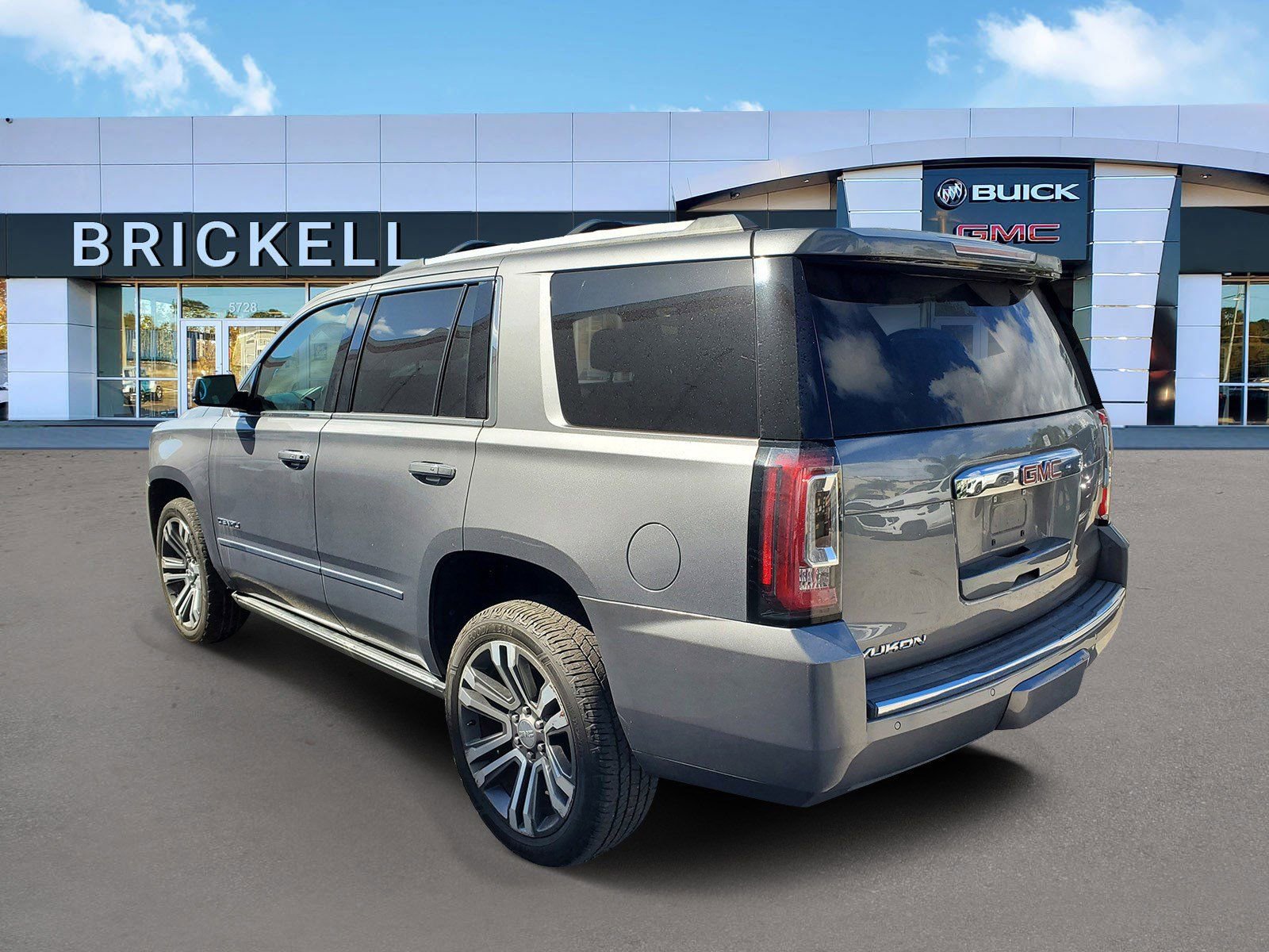 Used 2019 GMC Yukon Denali w/ Denali Ultimate Package image 4