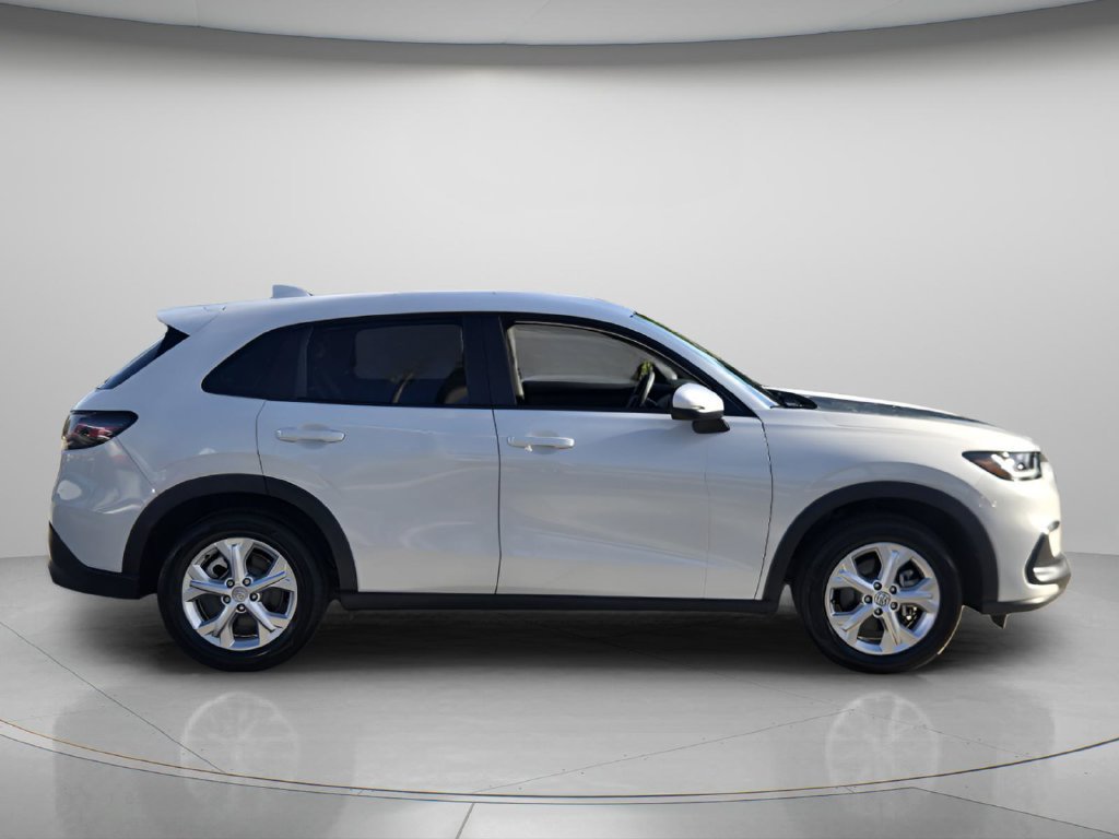 Certified 2024 Honda HR-V LX image 3