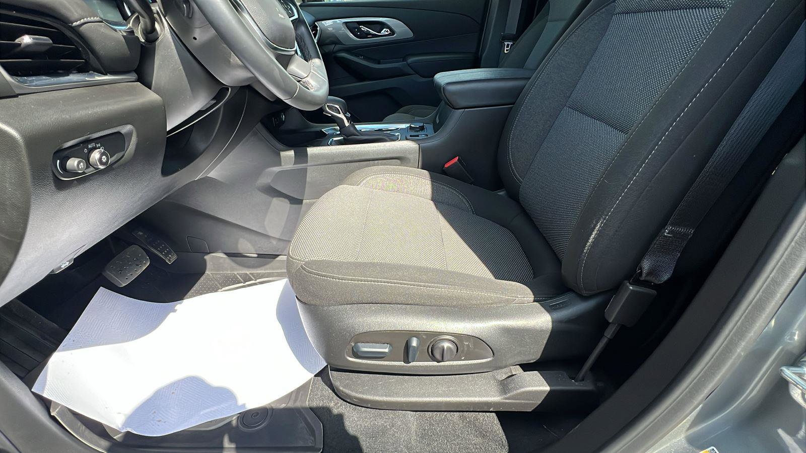 Used 2023 Chevrolet Traverse LT w/ LPO, Floor Liner Package AWD/4WD image 24