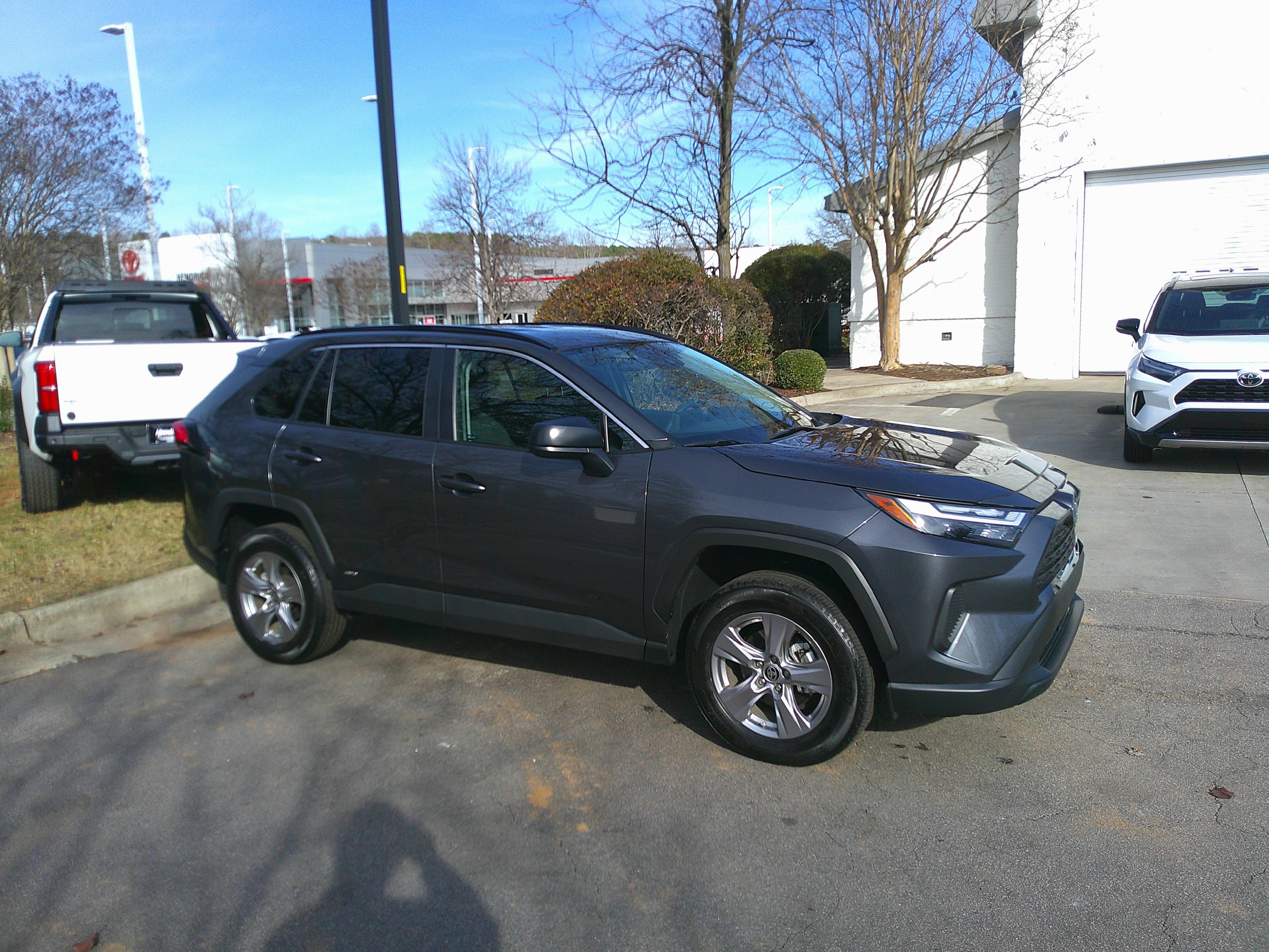 Used 2024 Toyota RAV4 LE image 13
