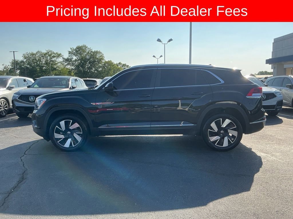 Used 2025 Volkswagen Atlas Cross Sport SEL AWD/4WD image 2