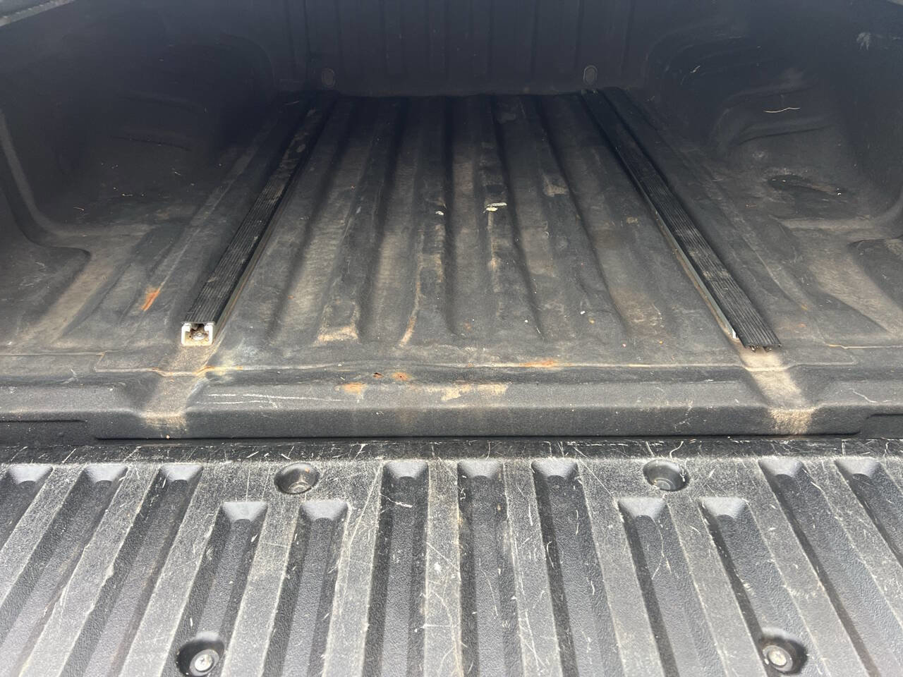 Used 2010 Nissan Frontier SE image 31