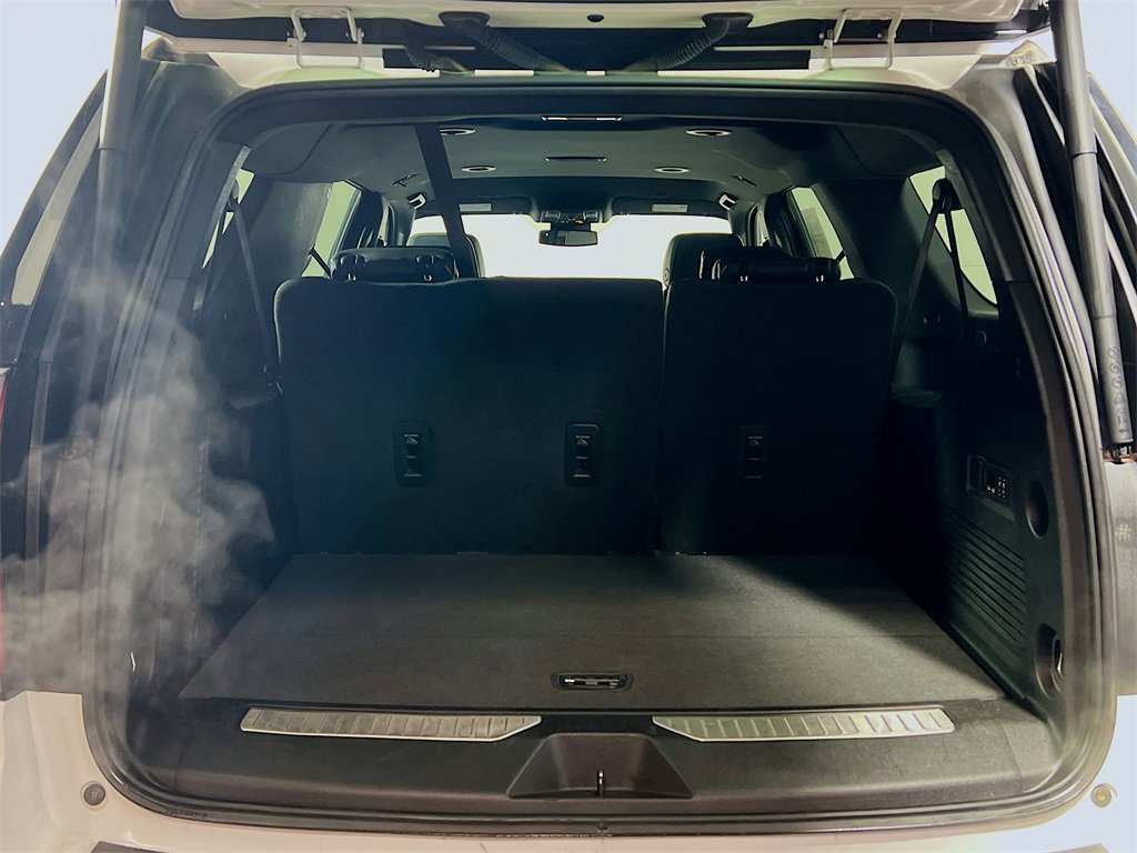 Used 2023 Chevrolet Suburban Premier image 24