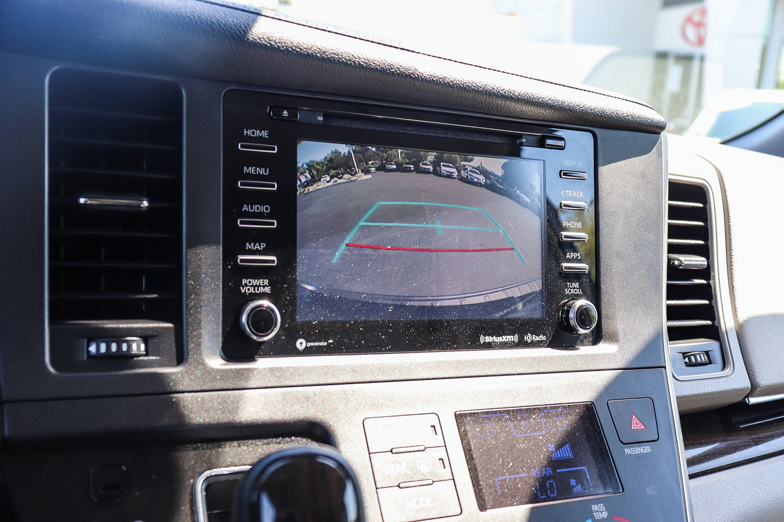 Certified 2019 Toyota Sienna XLE w/ XLE Navigation Package FWD image 31