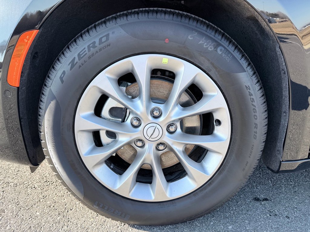 New 2026 Chrysler Pacifica Limited image 30