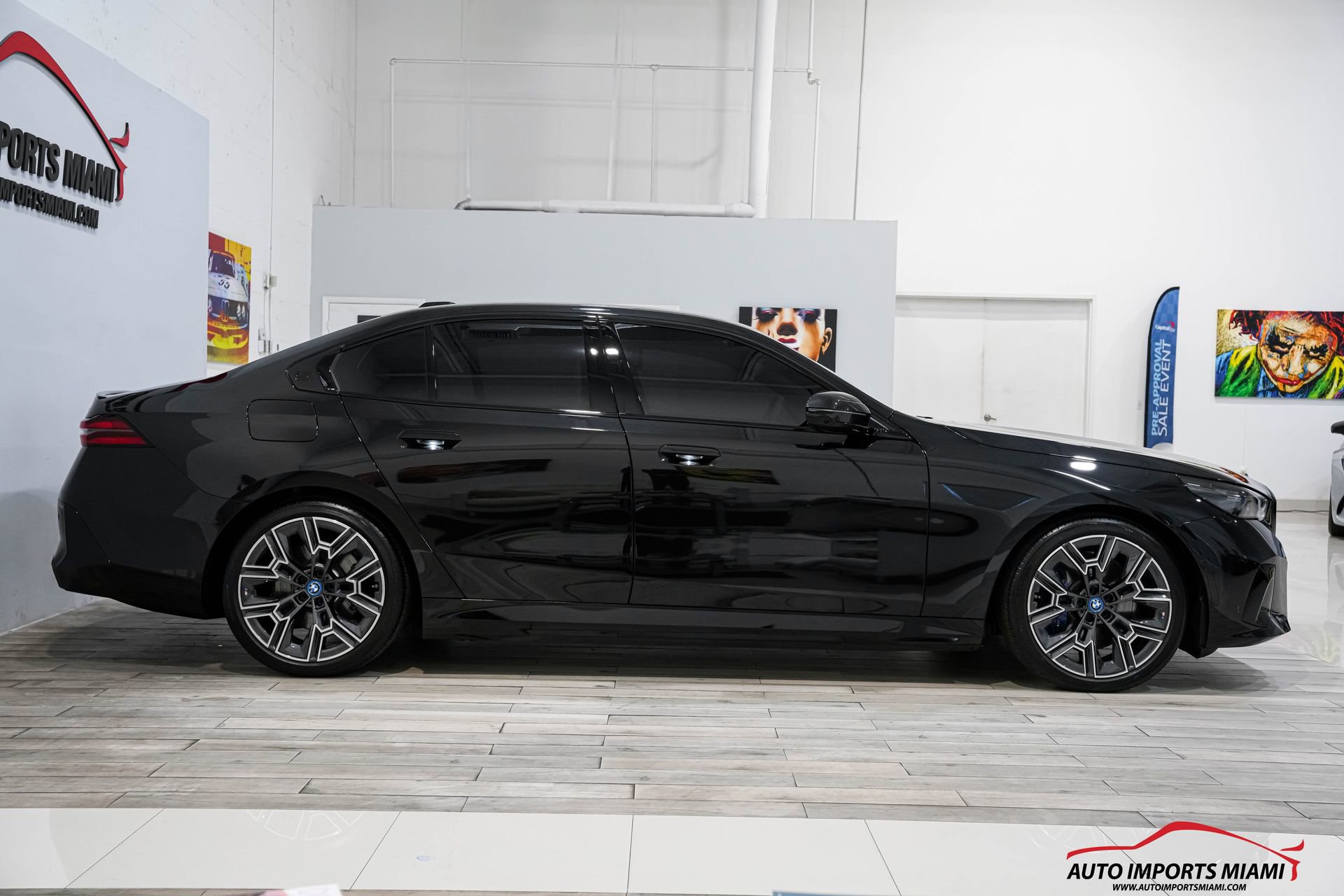 Used 2025 BMW i5 xDrive40 w/ M Sport Package AWD/4WD image 27