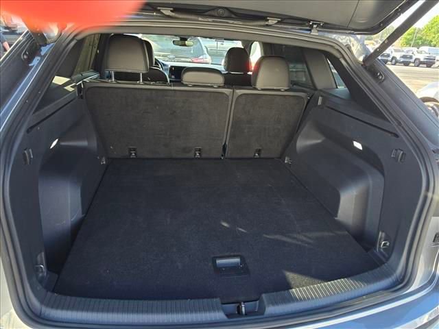 Used 2025 Volkswagen Atlas Cross Sport SE AWD/4WD image 25