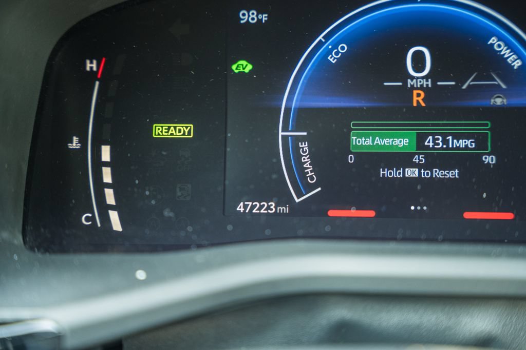 Used 2025 Toyota Camry LE FWD image 41