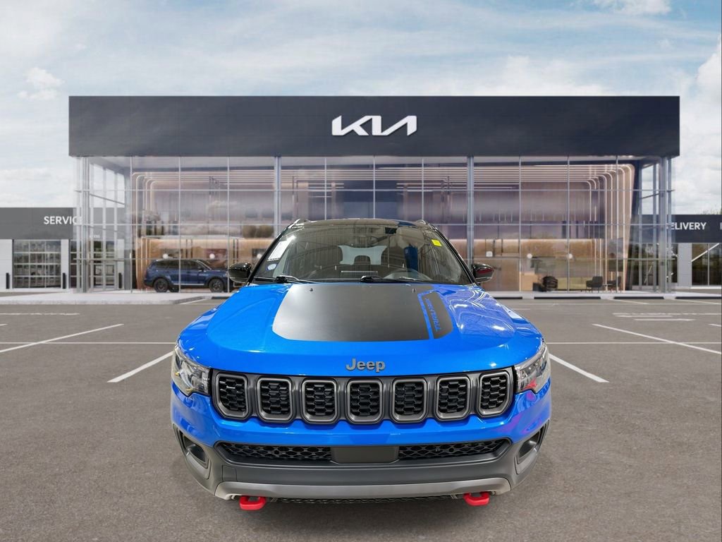 Used 2024 Jeep Compass Trailhawk image 3