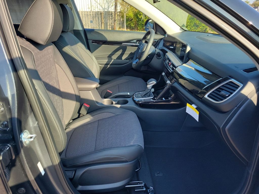 New 2026 Kia Seltos S image 7
