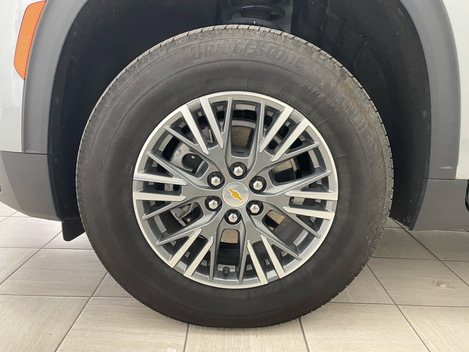 Used 2025 Chevrolet Traverse LT w/ Driver Confidence Package FWD image 7