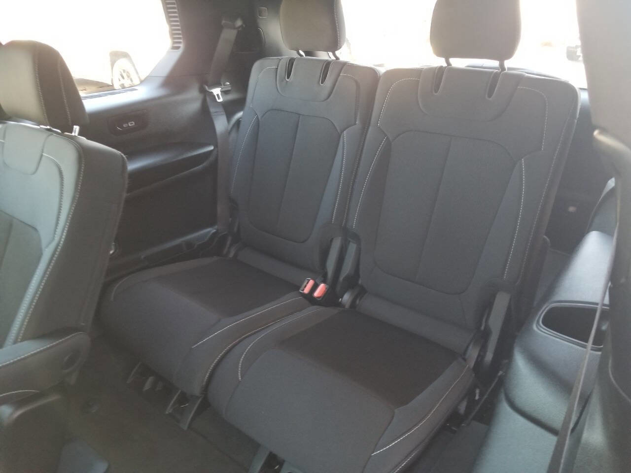 Certified 2024 Jeep Grand Cherokee L Laredo w/ Luxury Tech Group I AWD/4WD image 17