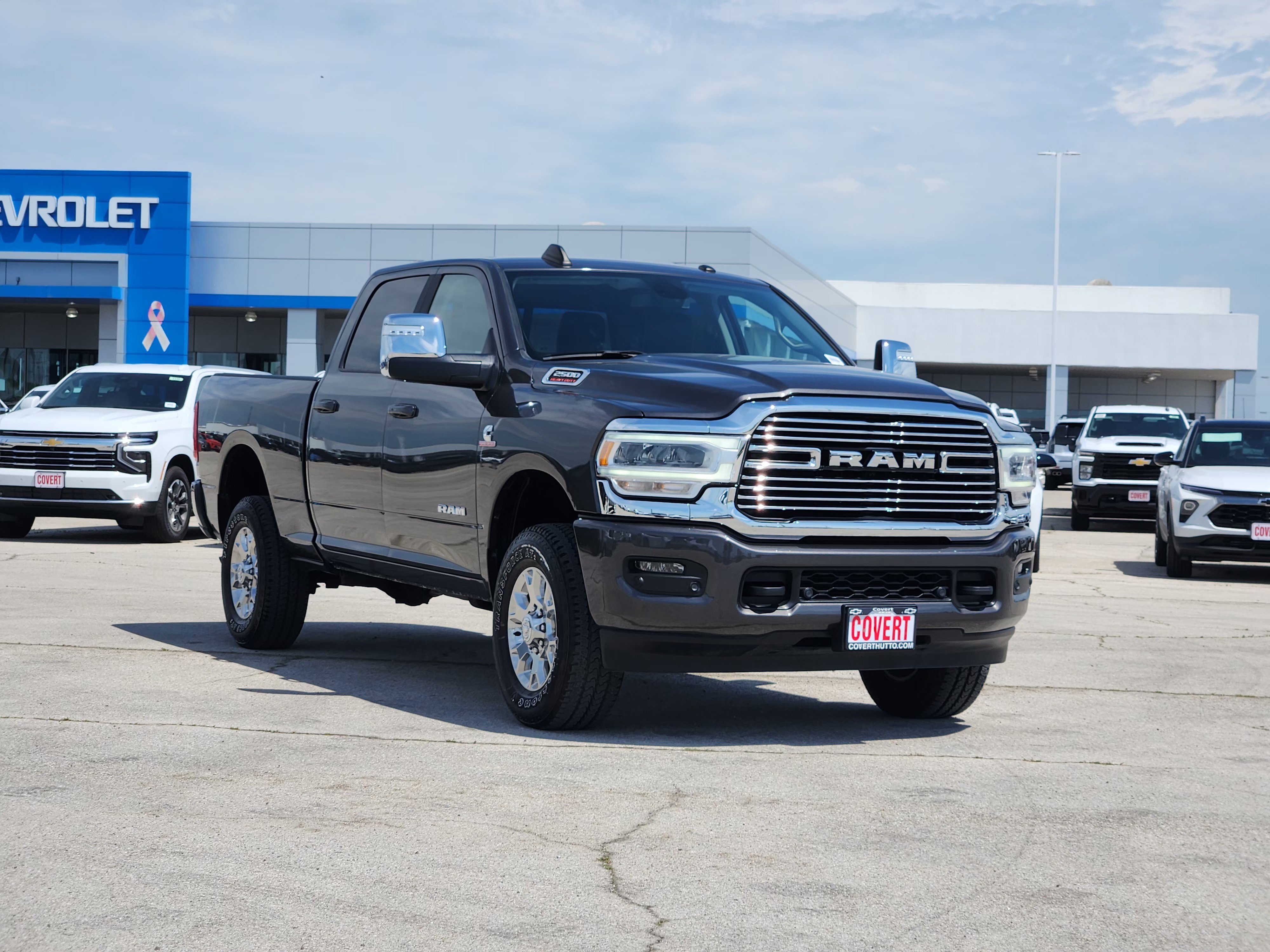 Used 2024 RAM 2500 Laramie AWD/4WD image 3