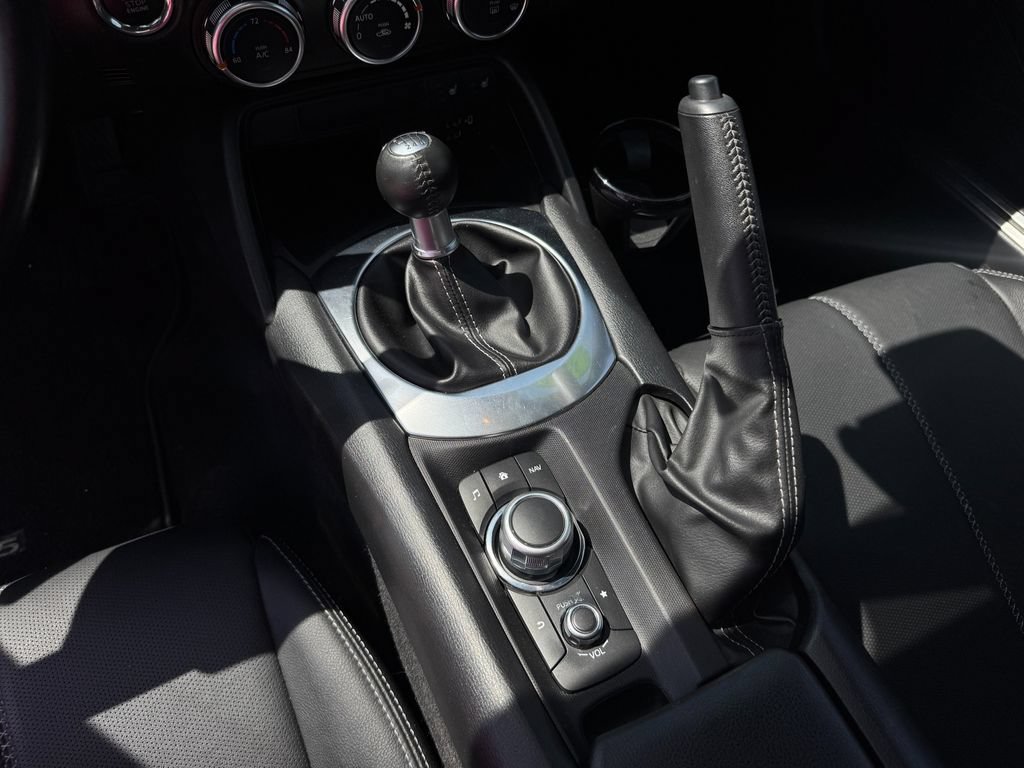 Used 2023 MAZDA MX-5 Miata Grand Touring RWD image 16