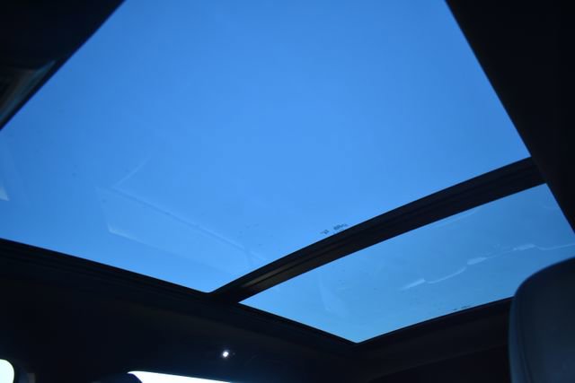 Used 2023 Volkswagen Tiguan SE R-Line image 34