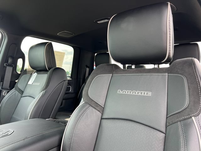 New 2026 RAM 2500 Laramie AWD/4WD image 15