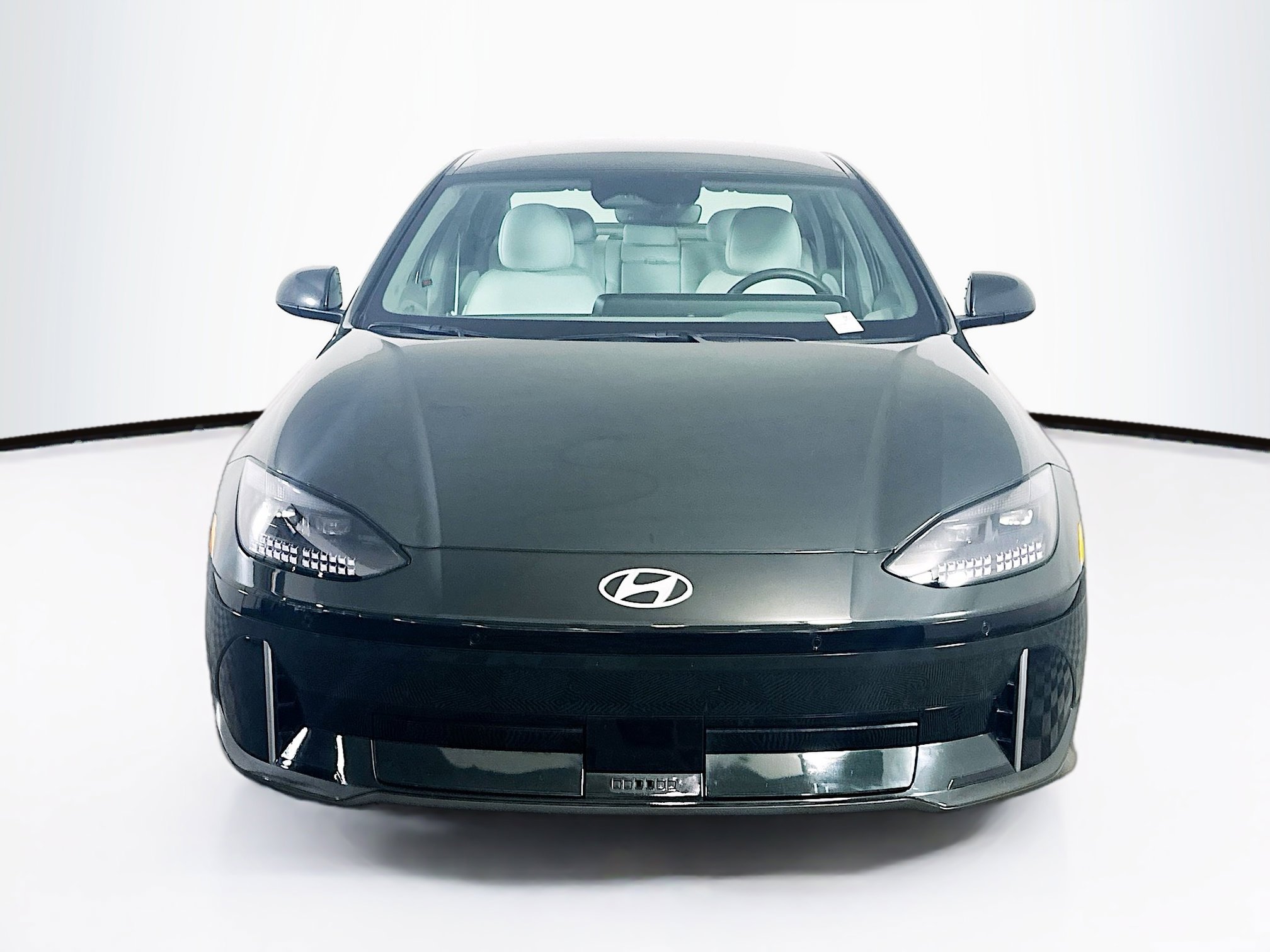 Used 2024 Hyundai Ioniq 6 SEL image 2