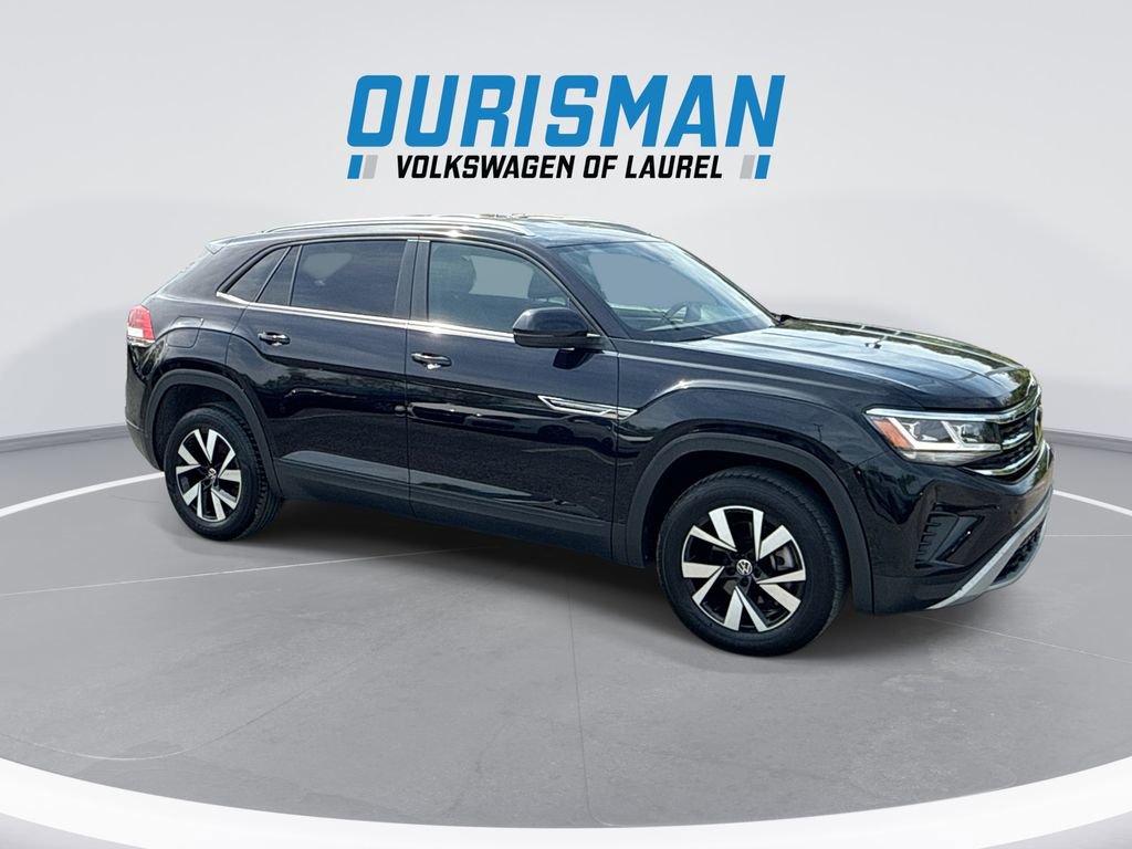 Used 2023 Volkswagen Atlas Cross Sport SE image 2